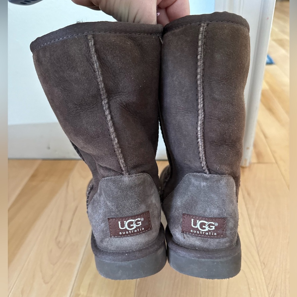 UGG Classic short boots in chocolate brown, women's size 7 - Picture 7 of 10